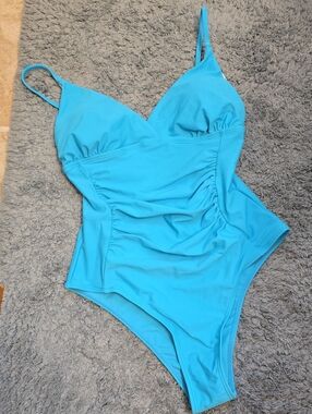 LightvTurqouise one Pc Bathing Suit Sz SMALL